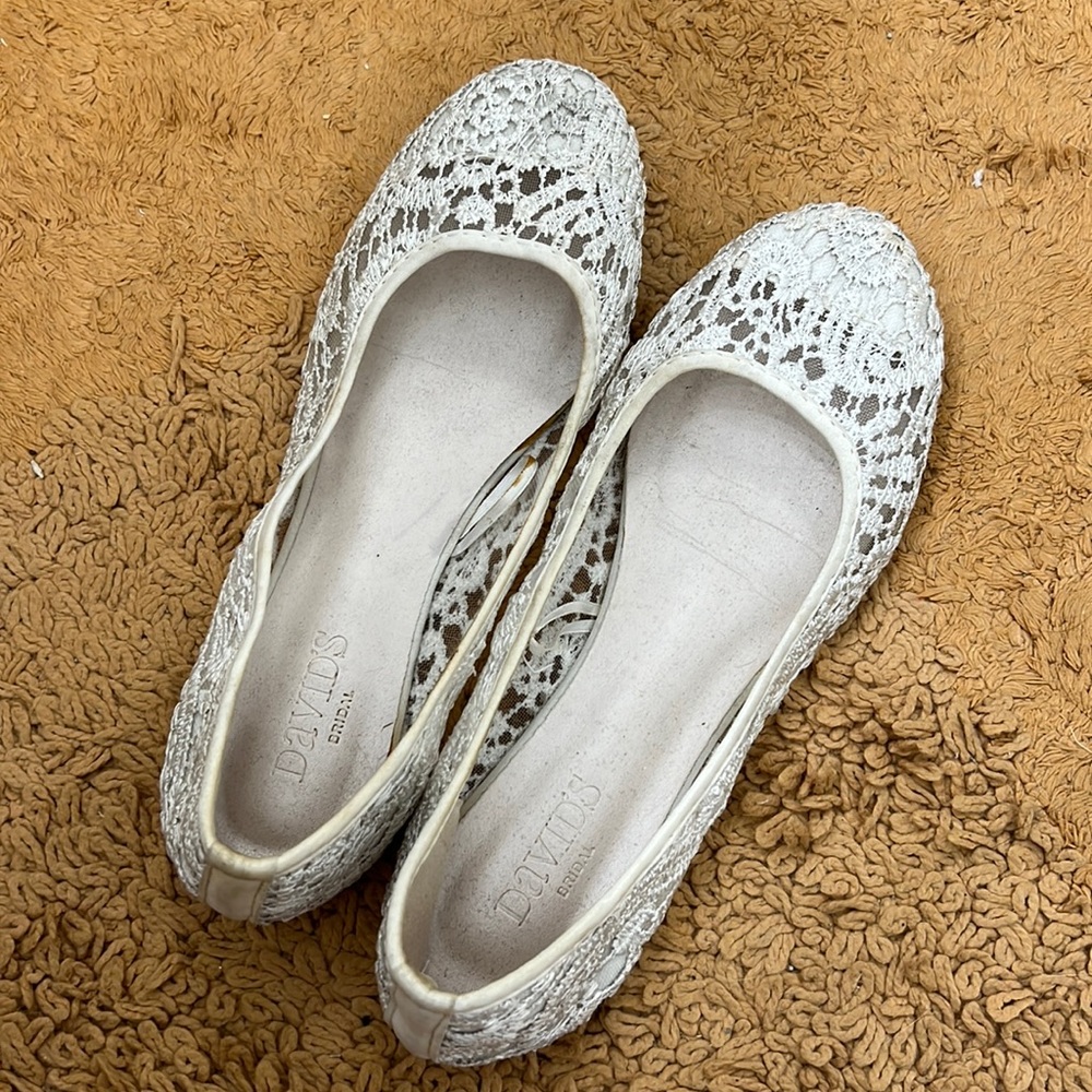 White lace ballet flats
